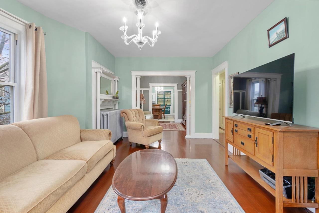 Bright & Spacious 2Br Apartment, Mins From Downtown Boston, Parking Экстерьер фото